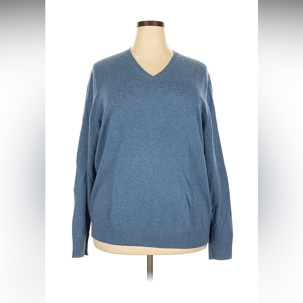 Uniqlo Cashmere V-Neck Sweater in Soft Blue